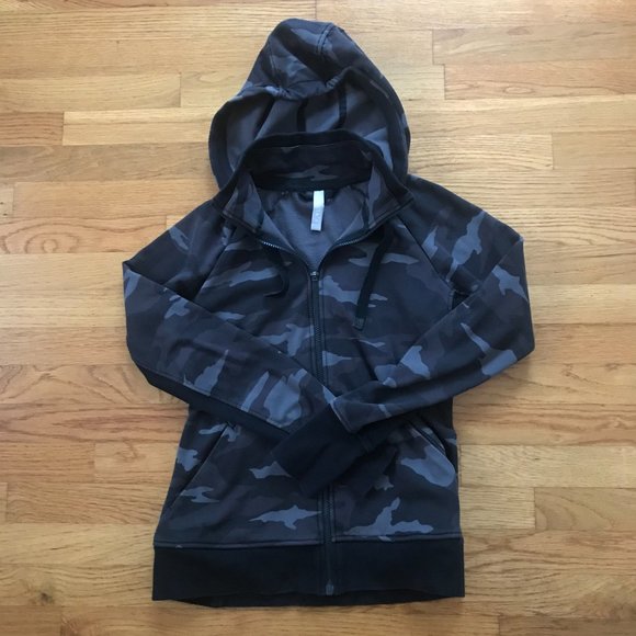 Athleta Triumph Printed Hoodie Zip Sweatshirt Camo Black - Picture 3 of 6